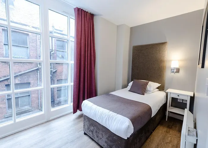 High Street Townhouse Aparthotel
