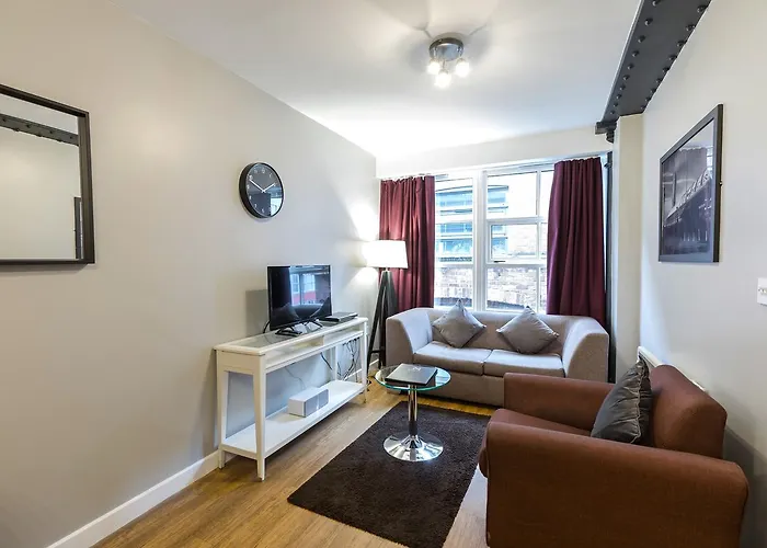 High Street Townhouse Aparthotel
